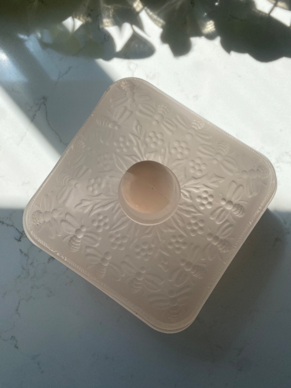 Vintage Indiana Glass Tiara Honey Bee Box Candy Dish - Frosted Pink - Picture 6 of 8